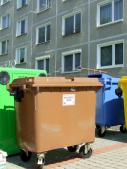 Kontajner na zber biologického odpadu v zástavbe KBV v meste Stará Turá